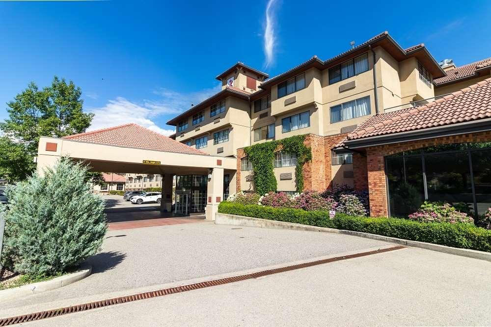 Hotel Kelowna & Conference Centre Экстерьер фото