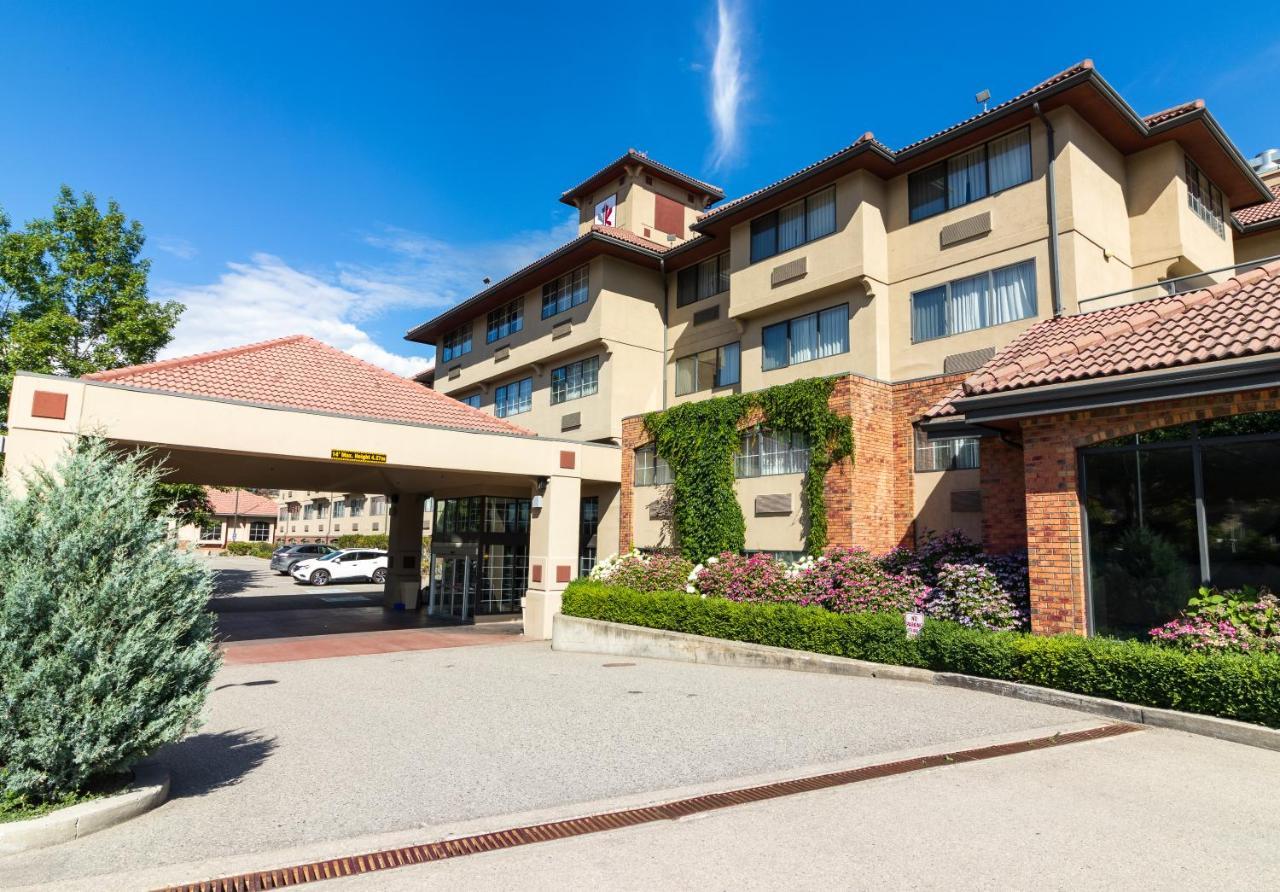 Hotel Kelowna & Conference Centre Экстерьер фото